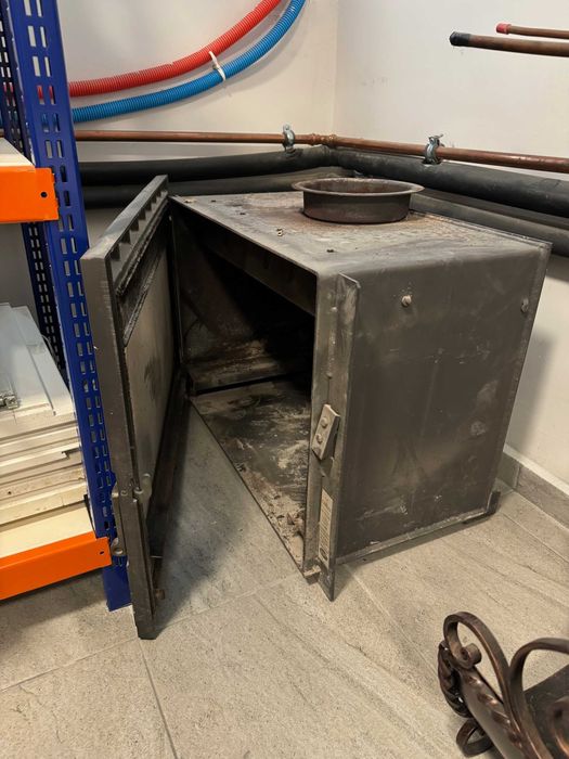 Камина за вграждане - Масивна и тежка - Горивна камера със скара