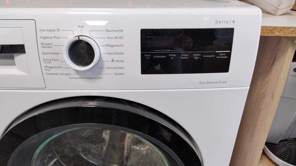 A+++ Пералня машина Bosch-Бош 8 кг 1400 об/мин Series 4 Iron Assist