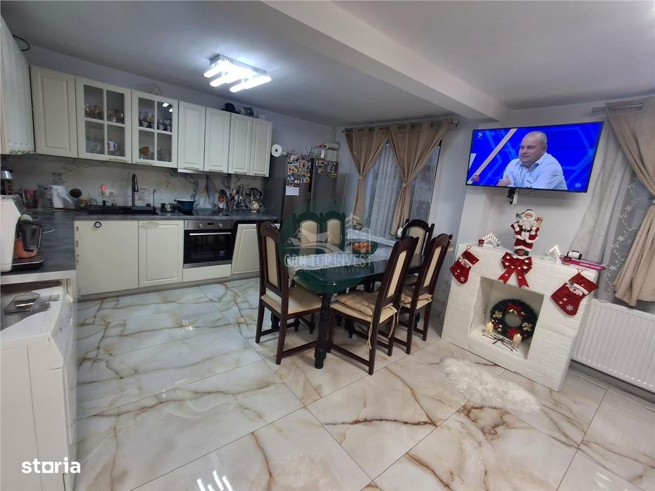 Casa individuala 3 camere 2 bai curte si garaj - zona Talmaciu