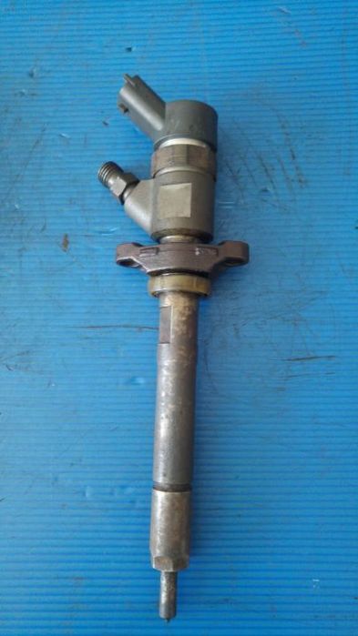 Injector ford fiesta 6 1.6 tdci hhjd 0445110239