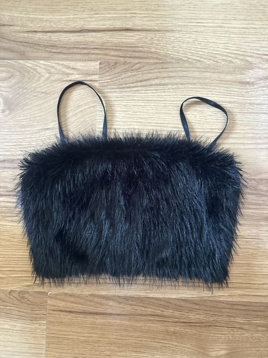 Бюстиета в различен цвят