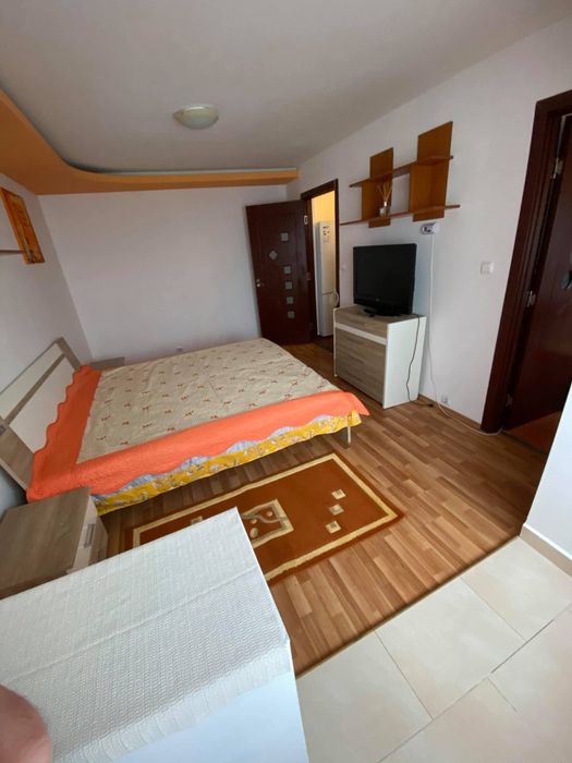 Închiriez garsonieră