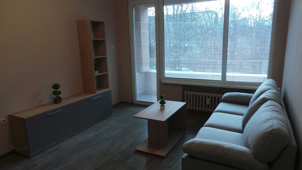 Дава се под наем Тристаен апартамент в София, Люлин 8 - 71 кв.м за 620 € - Снимка #1