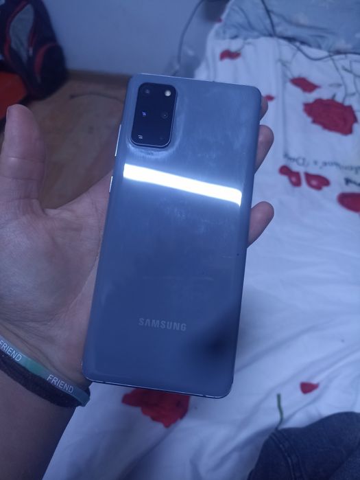 Продам телефон Samsung s20+