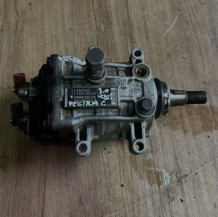 Pompa inalte  injectie 3.0 diesel y30DT Opel Vectra C / Signum / Saab