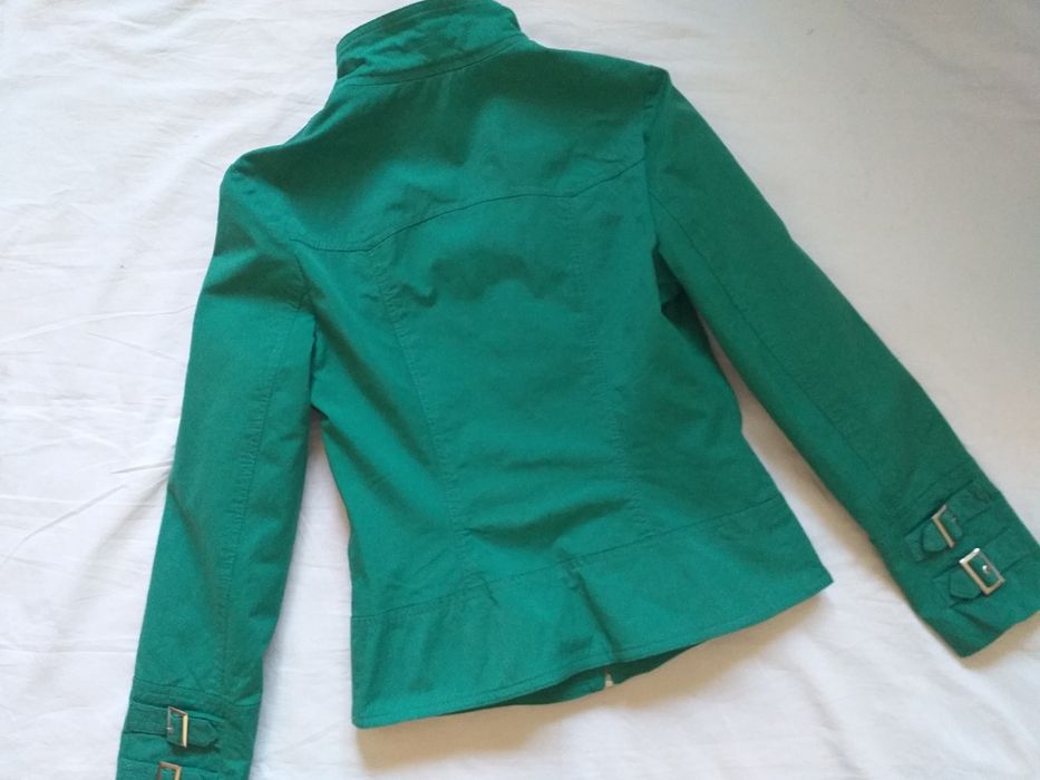 Леко пролетно яке Размер 10/11 год.