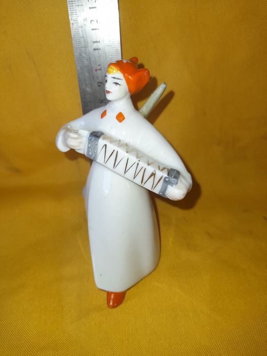 Советские фарфоровые статуэтки