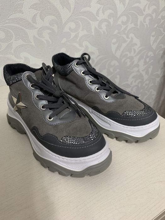 Осенние кроссовки