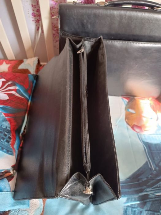 Продается кожаная папка