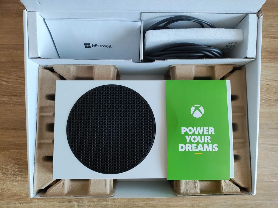 Xbox Series S 512GB + controller alb