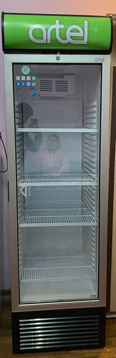 Холодильник витрина