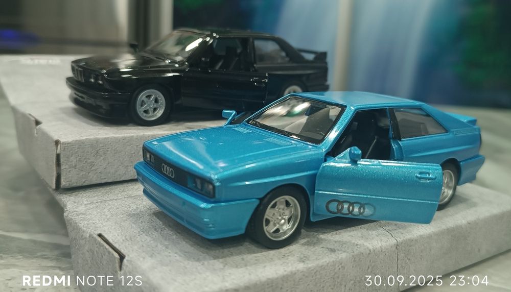 Продам масштабные модели машинок.