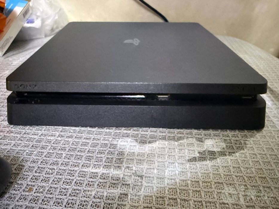 Playstation 4Slim