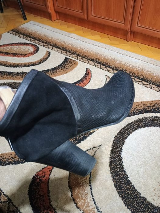 Vând Botine dama