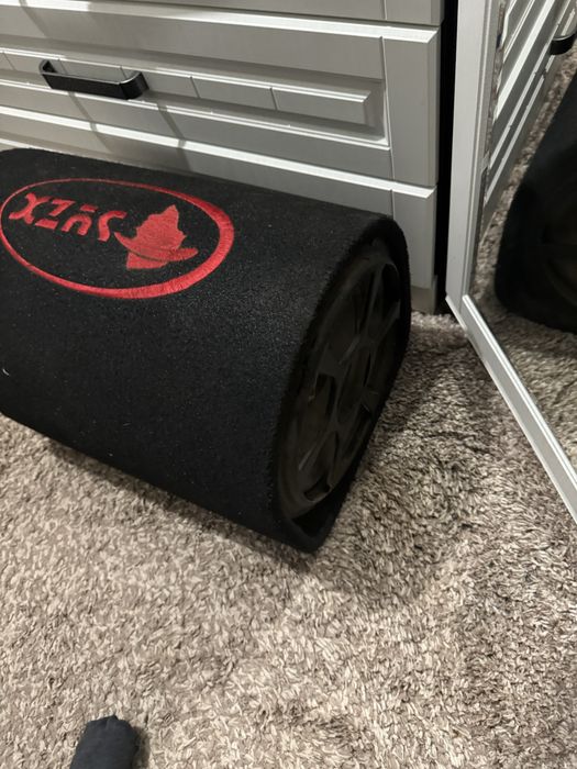 продам сабвуфер без усилителя