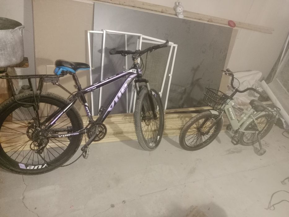 Велосипед две один большой один маленький