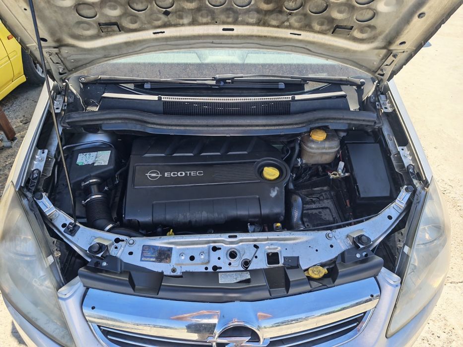 Opel Zafira 1.9 CDTI 150k НА ЧАСТИ