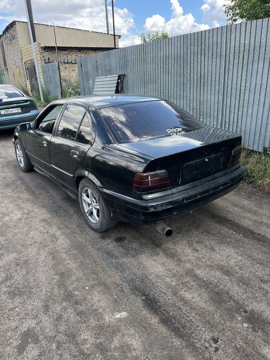 Продам машину BMW