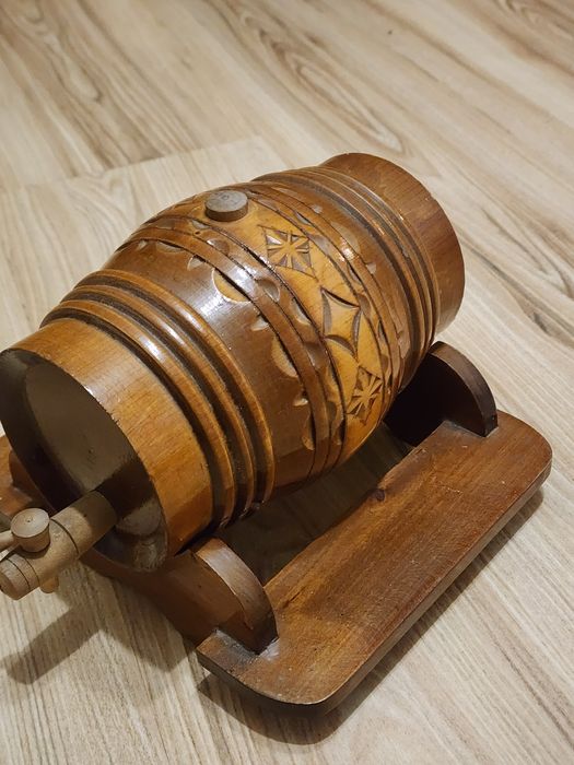 Butoias lemn sculptat cu suport  - figurina decor