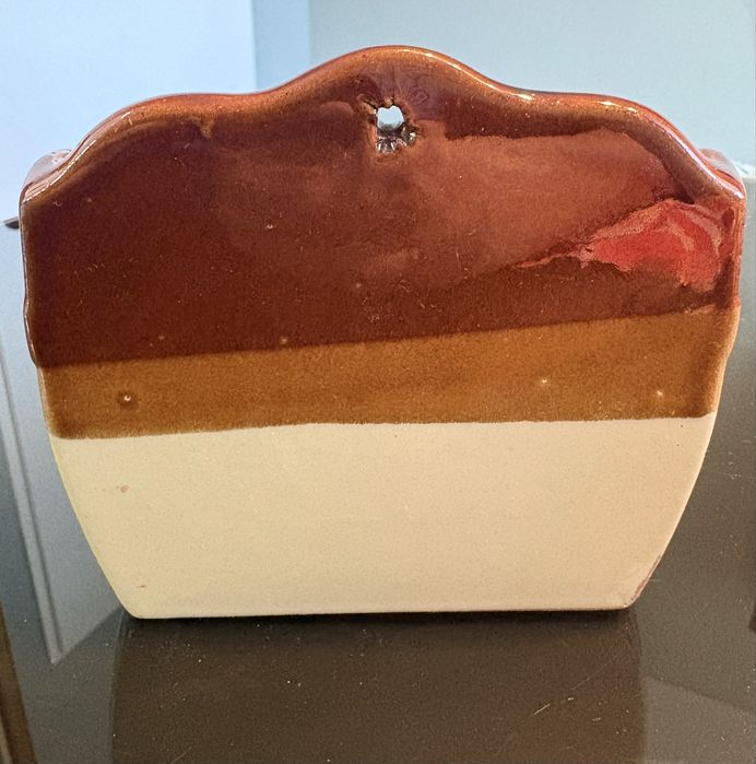 Винтидж керамичен стенен буркан за сол