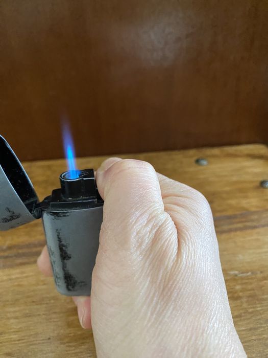 Brichetă veche Turbo Jet  Antivânt; Becuri diverse mărimi ; startere