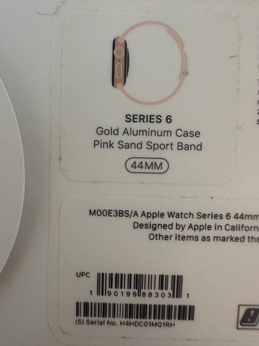 Apple Watch Series 6 44 mm Gold Aluminum + много каишки и аксесоари