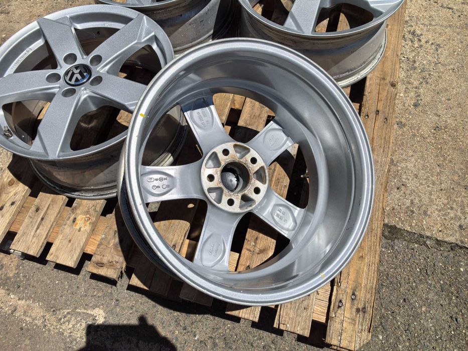 17 цола 5 х 112 мм Фолксваген / АУДИ / Мерцедес - 7,5 Инча / ЕТ 38