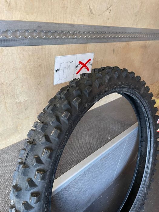 Vând cauciucurii cross