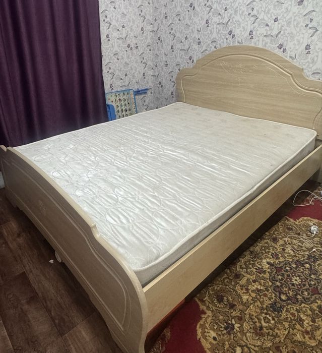 Продам спальный гарнитур
