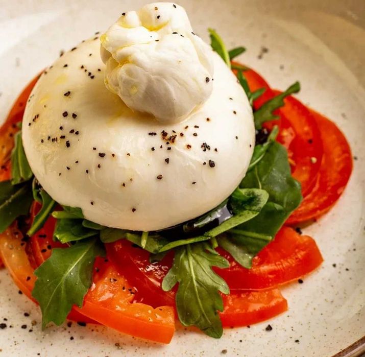 Буррата с помидорами фото Буррата с помидорами фото