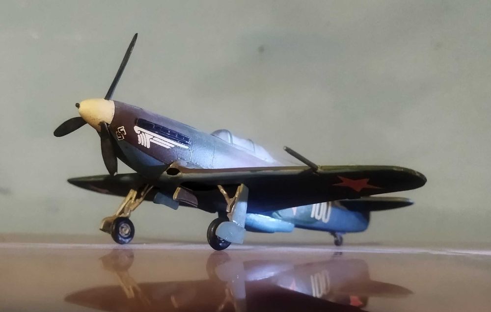 подарок модель самолёта Як-3 1/72 SMER СССР