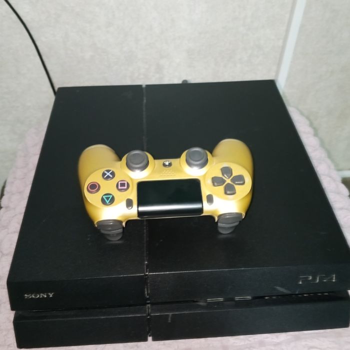 Playstation 4 sotiladi