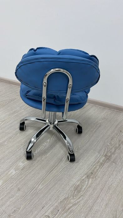 Стол и стульчик для маникюра