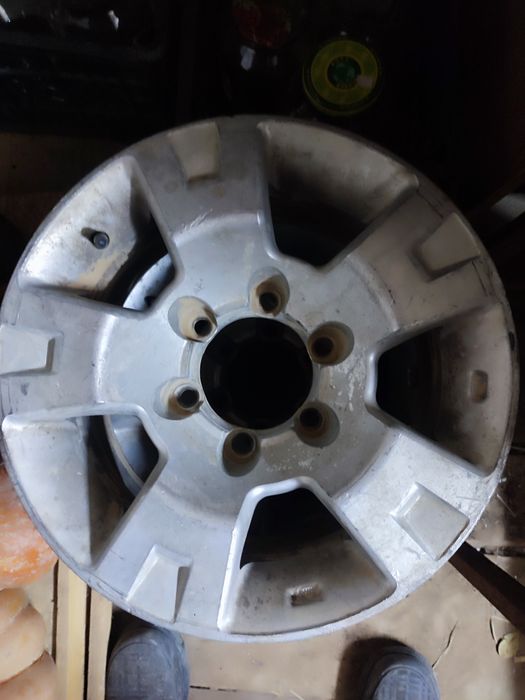 Покрышка б/у в отличном состоянии