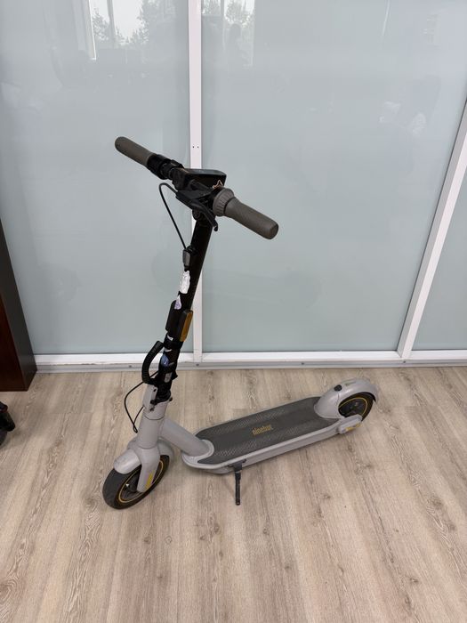 Электро самокат ninebot g30 max (kickscooter max)
