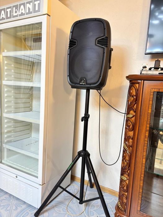 Продается караоке ast-100 , колонки Behringer PK112A