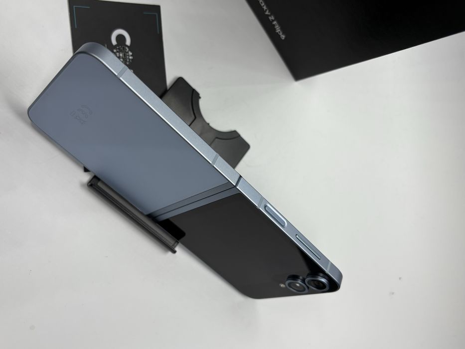 Samsung Galaxy Z Flip - 256Gb-  CA NOUA +  Garantie