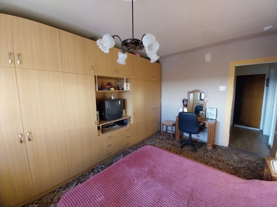 Apartament 3 camere, str. Praporgescu