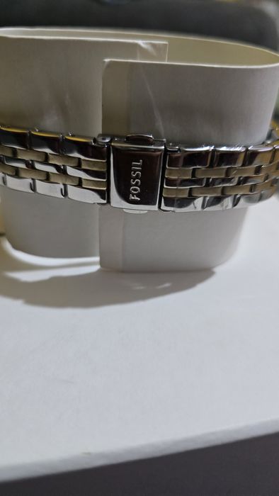 Ceasuri marca Fossil pentru el și ea.