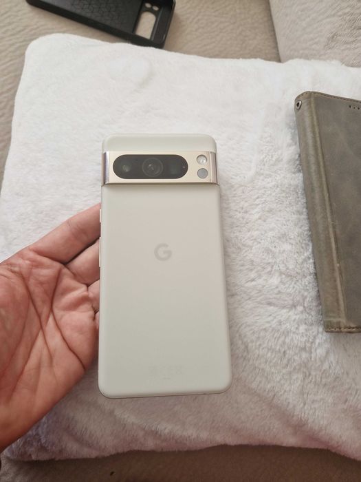 Google pixel 8 pro porcelain