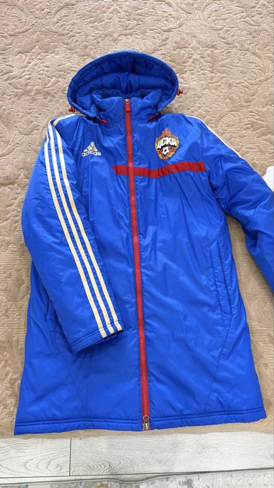 Весеняя куртка adidas