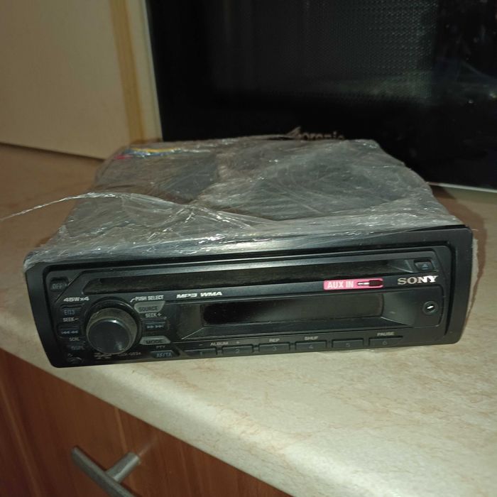 радио касеофон за кола sony .нов.