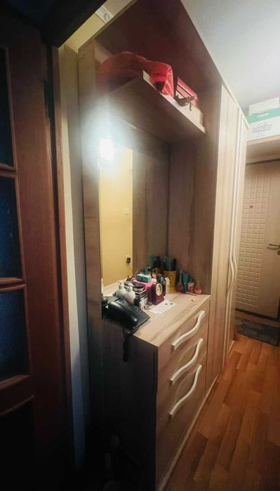 Продаю прихожую для коридора