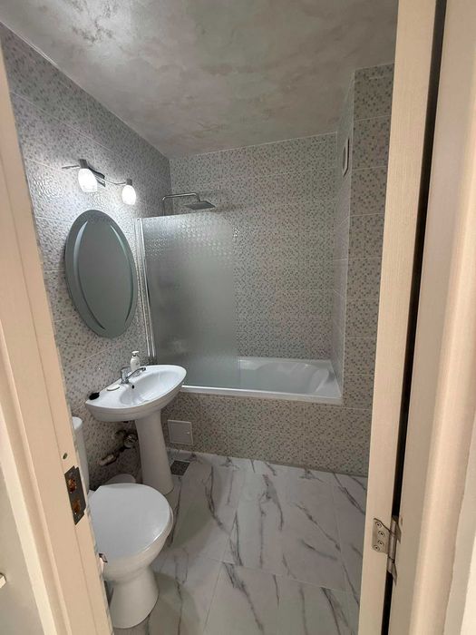 Închiriez apartament 2 camere zona Podul Ros