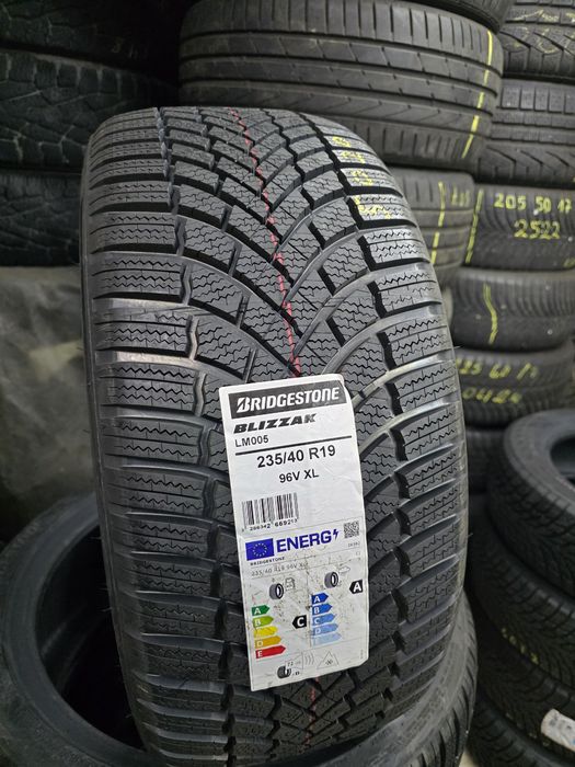 4бр Нови зимни гуми 235 40 19 - Bridgestone