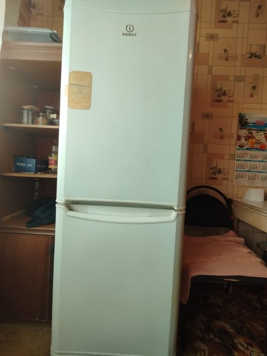 Продам холодильник