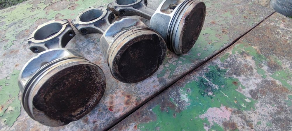 Алфа 156 седан Кожен салон,джанти,прагове, капак клапани,бутала, глава