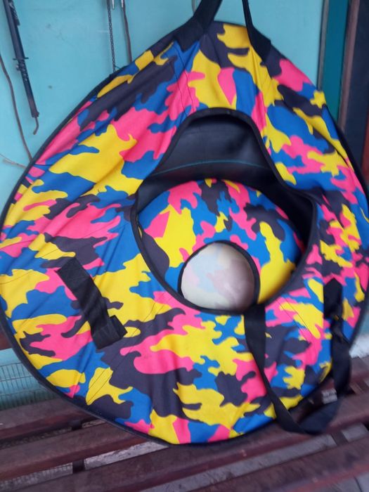 Ватрушки, лыжи, санки