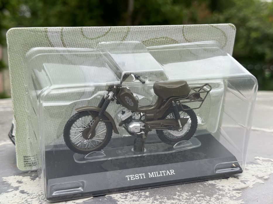 Machete motorete scara 1:18
