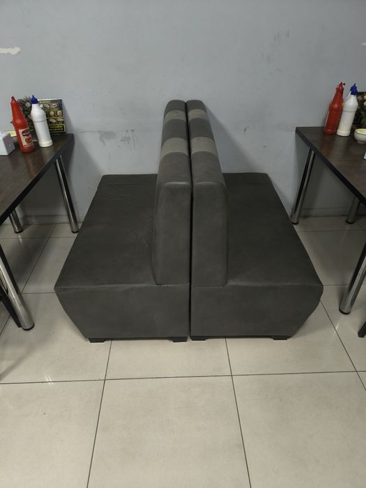 Divan , televizor 65 , konditsioner